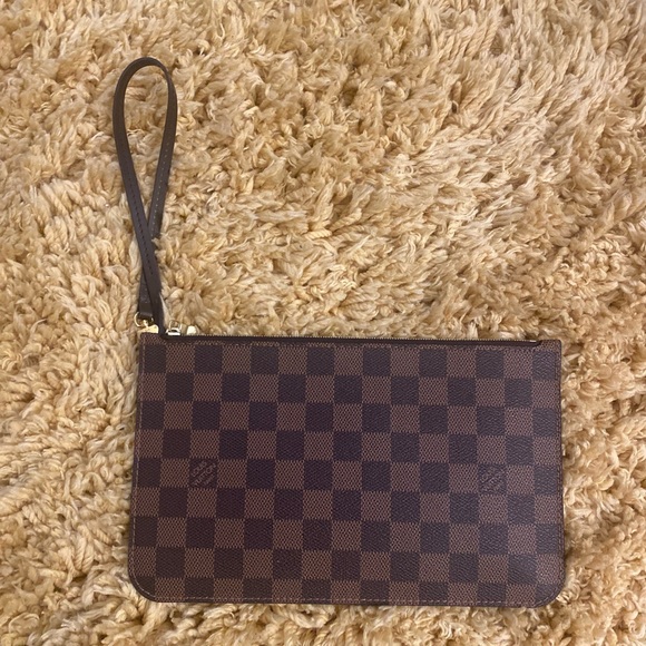 Authentic Louis Vuitton wristlet damier 9.5x6 - Picture 1 of 6